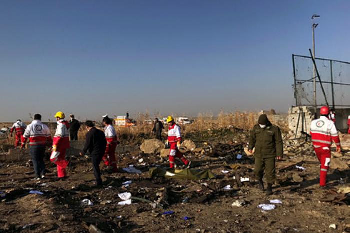 Киев уточнил число жертв разбившего в Иране самолета