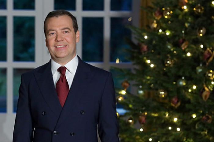Медведев присудил премии в области СМИ