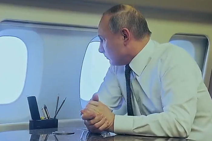 Опубликовано видео из самолета Путина во время посадки в аэропорту Дамаска