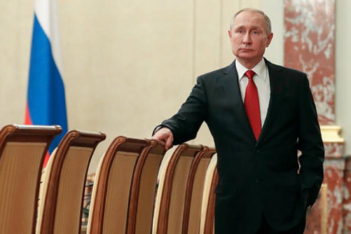 Путин отправил в отставку правительство Медведева