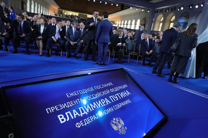 Путин потребовал нарастить поддержку малообеспеченных семей