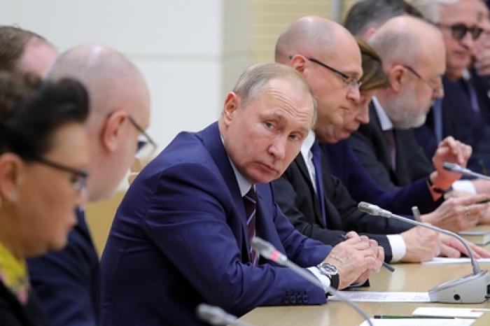 Путин внес в Госдуму учреждающий должность зампредседателя Совбеза законопроект
