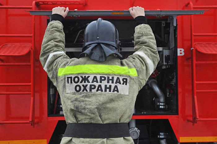 Российский пожарный погиб при взрыве газового баллона в горящем здании