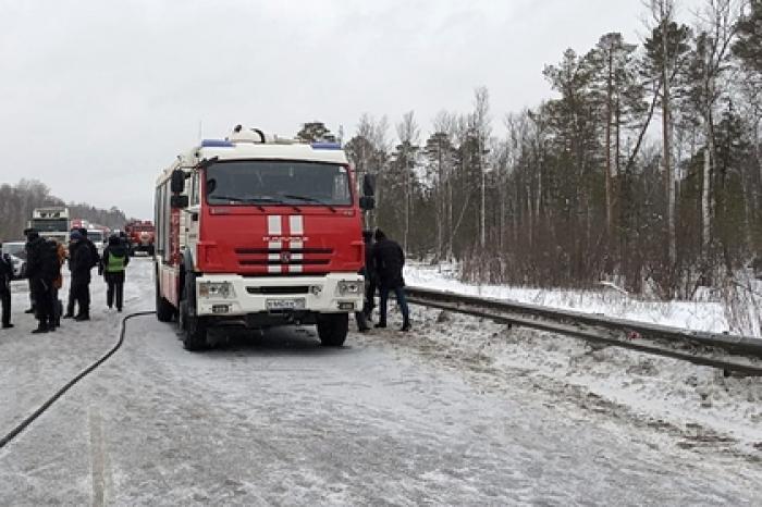 Семья из трех человек погибла при пожаре в российском селе