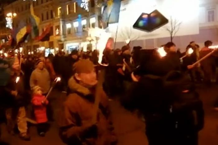 В Киеве прошел марш с факелами в честь Бандеры