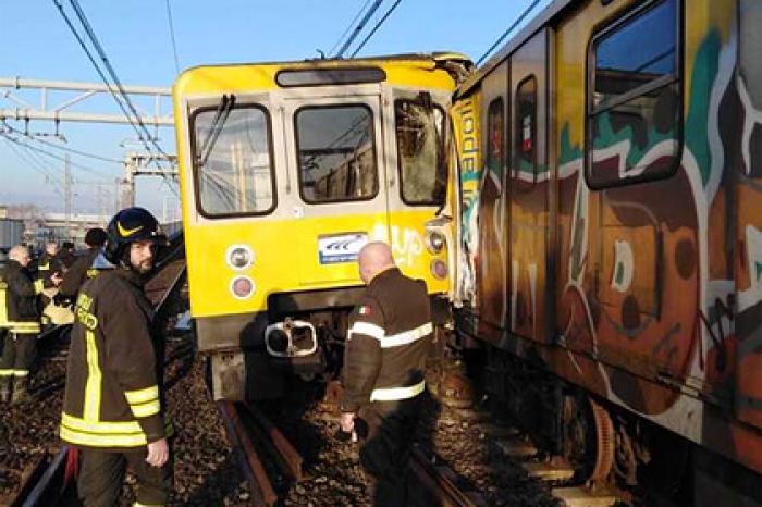 В метро Неаполя столкнулись два поезда