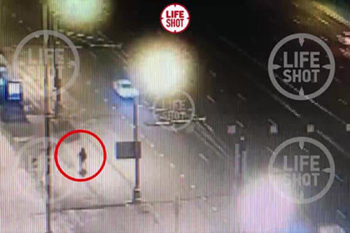 Забег москвича через 12 полос проспекта закончился на 8-й и попал на видео
