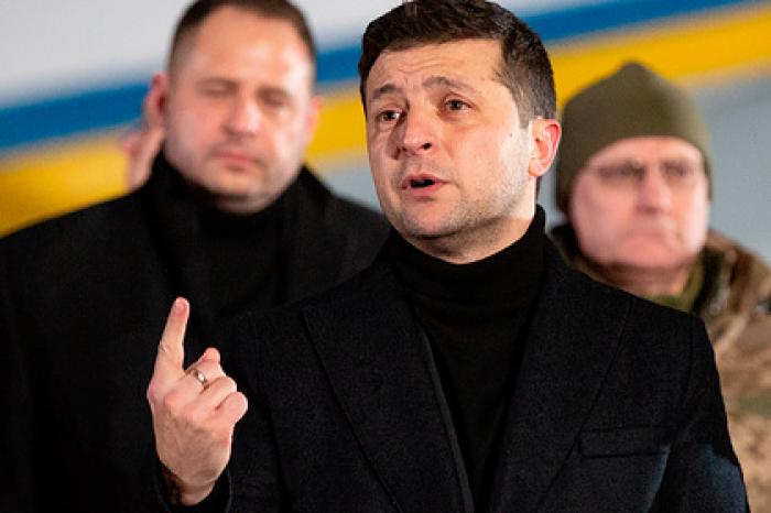 Зеленский поручил проверить все украинские самолеты после катастрофы в Иране