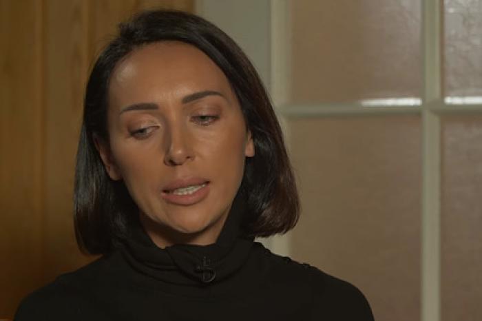 Алсу призналась в покупке СМС в пользу дочери на «Голосе» и заплакала