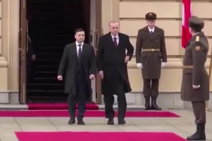 Эрдоган воспользовался «шпаргалкой» перед изречением «Слава Украине!»