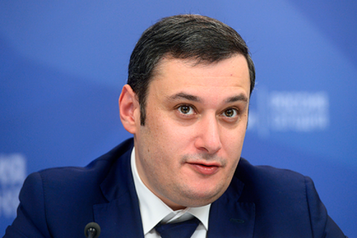 «ЕР» изучит необходимость норм об ответственности власти за неуважение граждан