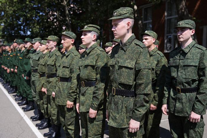 Госдума приняла закон о выплатах призывникам
