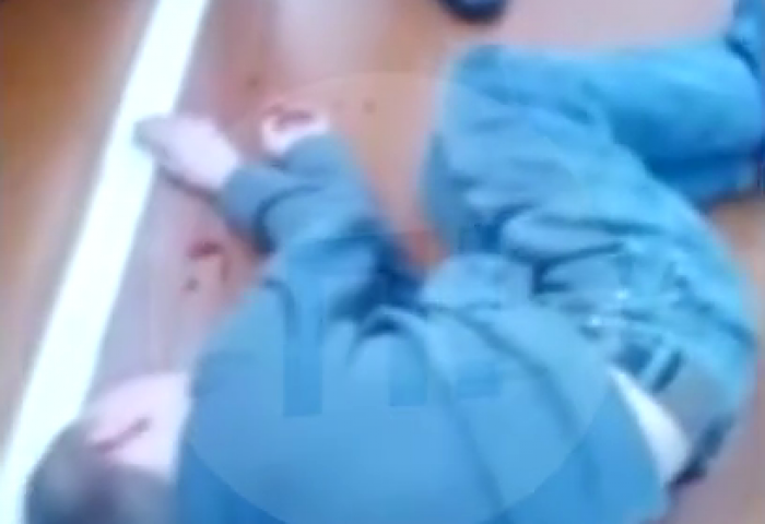 Издевательства над российским школьником в спортзале попали на видео