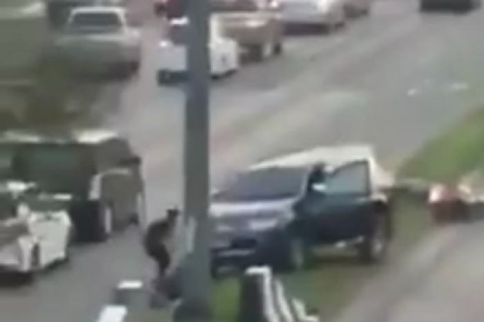 Появилось видео с места стрельбы солдата по людям в Таиланде