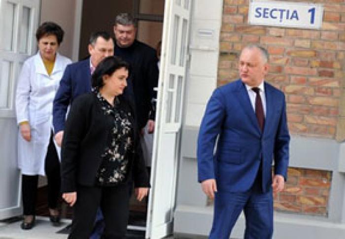 ПРЕЗИДЕНТ ПРОВЕРИЛ ГОТОВНОСТЬ ПРОТИВОДЕЙСТВИЯ КОРОНАВИРУСУ В АЭРОПОРТУ И ИНФЕКЦИОННОЙ БОЛЬНИЦЕ