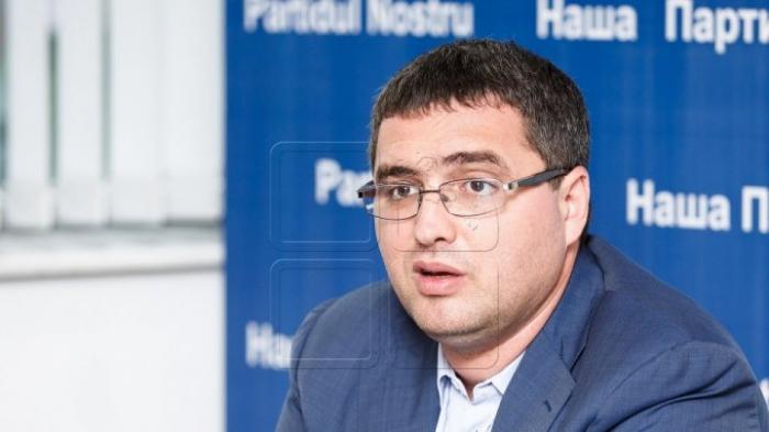 Ренато Усатый обвинил Игоря Додона в вымогательстве 50 млн евро у концессионера Кишиневского аэропорта