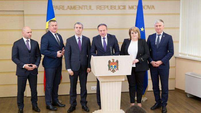 Шесть депутатов, покинувших ДПМ, сформировали группу "PRO Moldova": реакция Дмитрия Дьякова