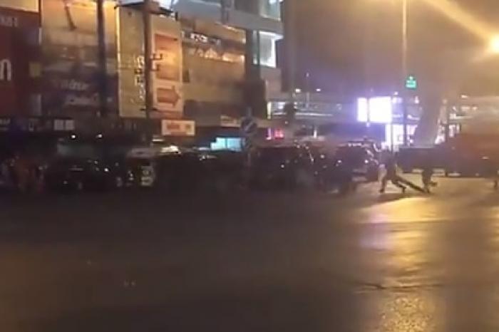 Штурм захваченного стрелком торгового центра в Таиланде попал на видео