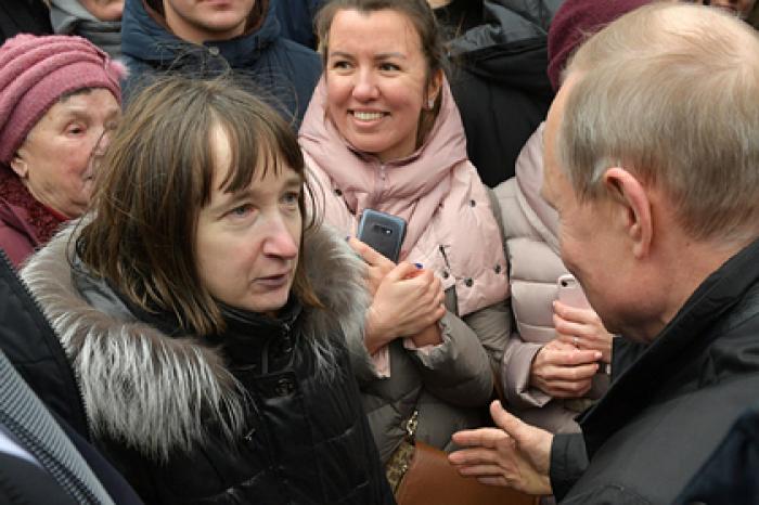 Спросившей Путина о жизни на 10 800 рублей женщине нашли работу
