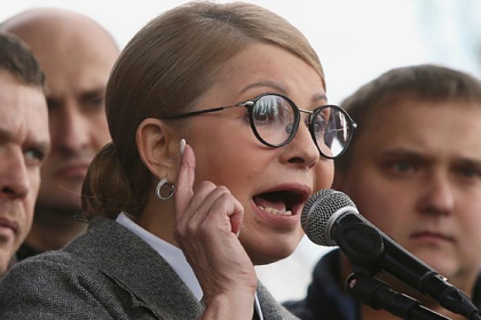 Тимошенко повредила палец во время потасовки в Раде