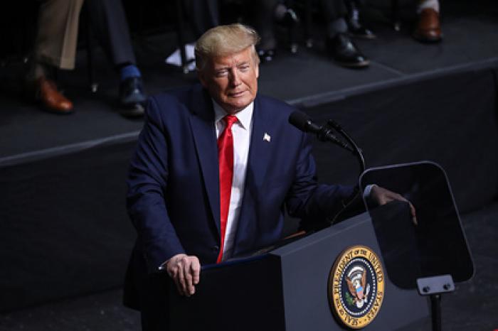 Трамп объяснил увольнение давшего против него показания специалиста по Украине