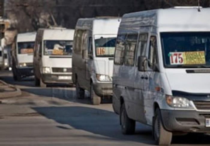 ВОДИТЕЛИ МАРШРУТОК КИШИНЕВА ГРОЗЯТ ПРОТЕСТАМИ, ТРЕБУЯ ПОВЫШЕНИЯ ТАРИФОВ ЗА ПРОЕЗД