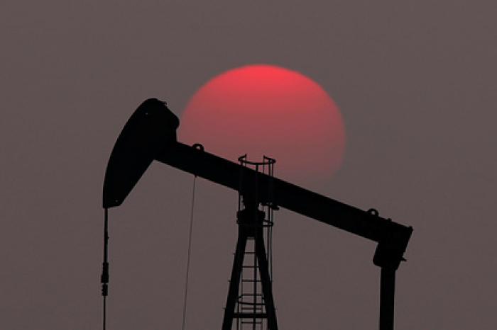 Американская нефть упала до минимума за почти 20 лет