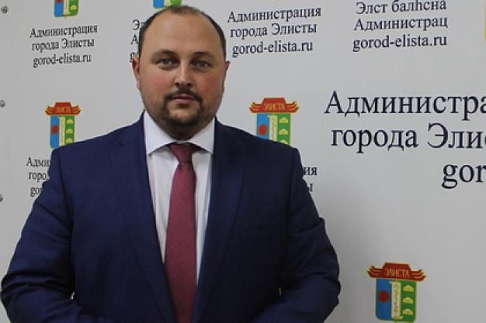 Бывший глава ДНР стал мэром Элисты несмотря на протесты