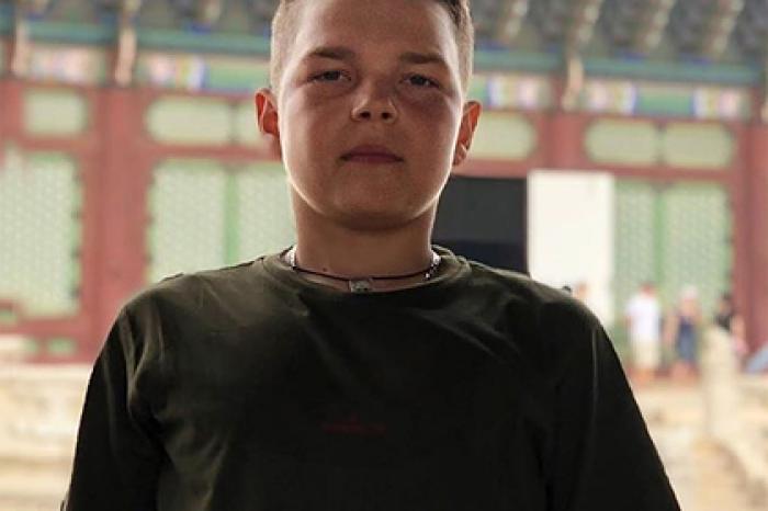 «Десятилетним ребенком» за рулем спорткара оказался 18-летний водитель