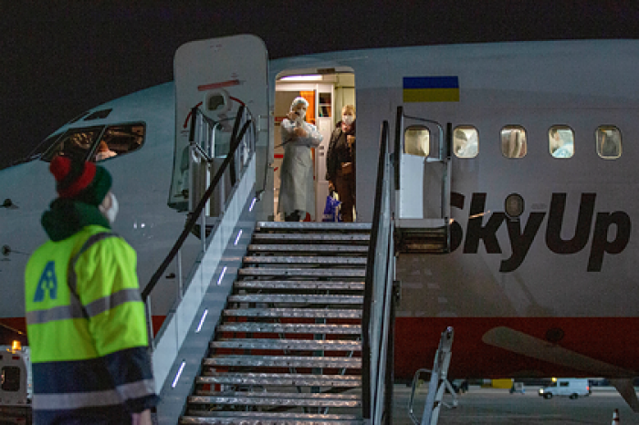 Льготные авиабилеты для эвакуируемых украинцев оказались дороже обычных