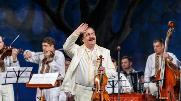 Лучшие мелодии румынского фольклора: в Национальном дворце прошел концерт, посвященный юбилею оркестра "Лэутарий"