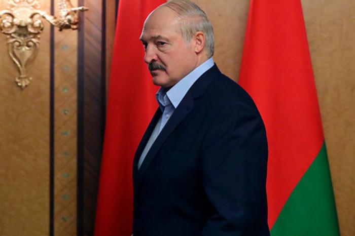 Лукашенко заявил о планах поехать на парад Победы в охваченную «психозом» Россию