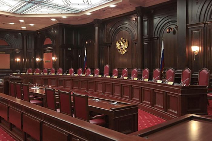 На сайте Конституционного суда появилась статья о «политических шлюхах»