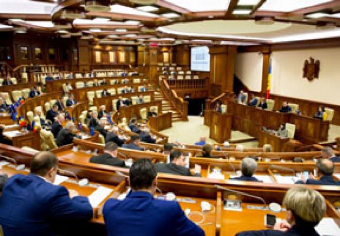 ПАРЛАМЕНТ ОБЪЯВИЛ ЧРЕЗВЫЧАЙНОЕ ПОЛОЖЕНИЕ НА ВСЕЙ ТЕРРИТОРИИ МОЛДОВЫ ДО 15 МАЯ В СВЯЗИ С ПАНДЕМИЕЙ КОРОНАВИРУСА