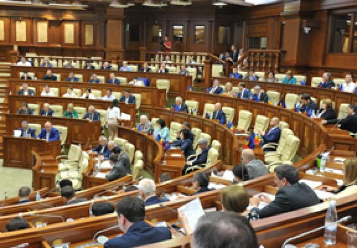 ПАРЛАМЕНТ ОДОБРИЛ УПРОЩЕНИЕ ТРЕБОВАНИЙ К ГРУППАМ СЕЛЬХОЗПРОИЗВОДИТЕЛЕЙ