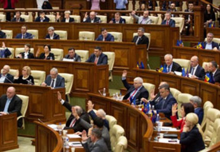 ПАРЛАМЕНТСКАЯ ОППОЗИЦИЯ РАСКРИТИКОВАЛА НОВУЮ ПРАВЯЩУЮ КОАЛИЦИЮ