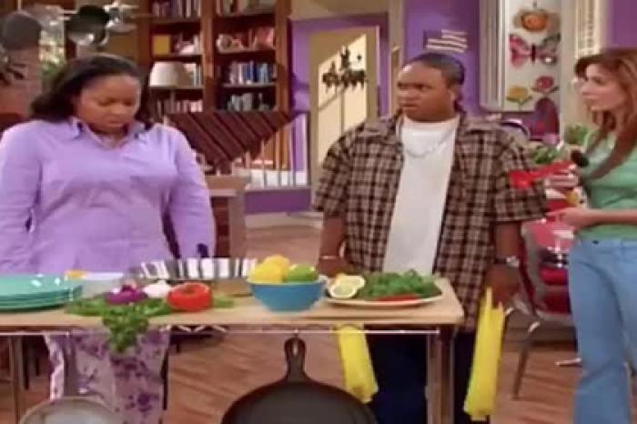 Популярная телеведущая упала во время речи о важности баланса в жизни