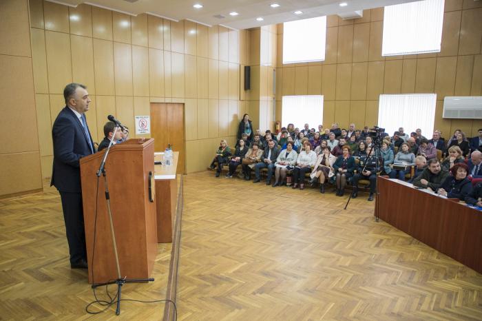 Премьер-министр провел дискуссию с местными властями Чимишлийского района