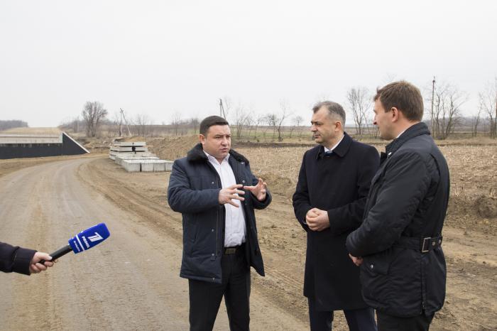 Premierul a inspectat lucrările de construcție a drumului Porumbrei-Cimișlia