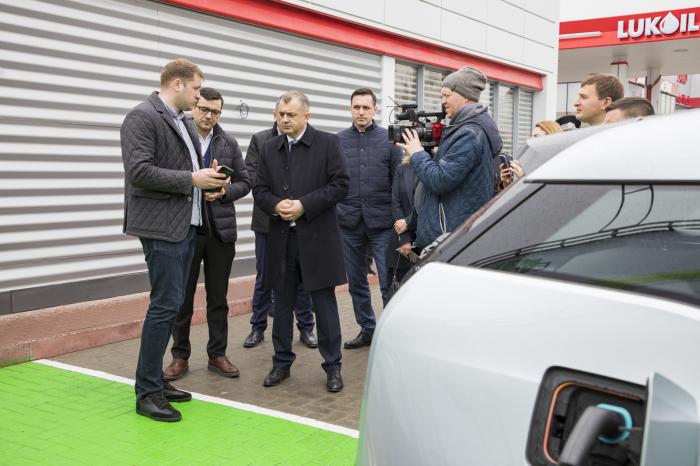 Prim-ministrul a mers la o companie care investește în soluții energetice moderne