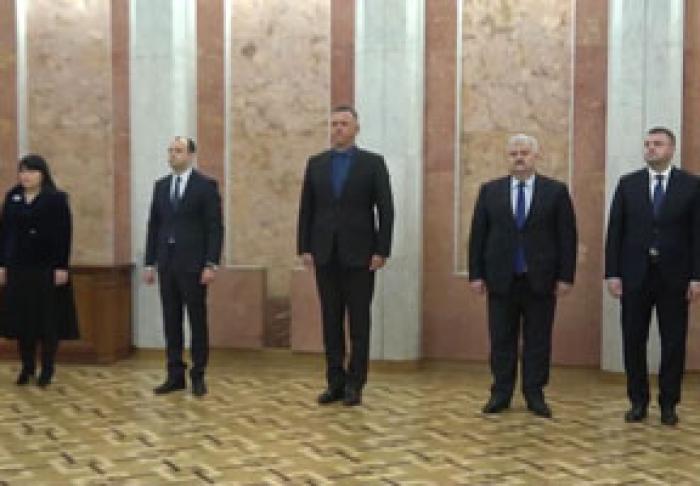 ПРИВЕДЕНЫ К ПРИСЯГЕ ПЯТЬ НОВЫХ МИНИСТРОВ