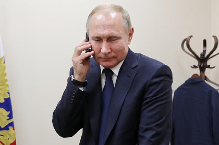 Путин обсудил с Меркель ситуацию в Идлибе