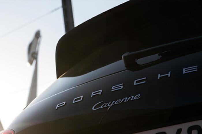 Пьяный сын бывшего прокурора на Porsche подрезал кортеж российского губернатора