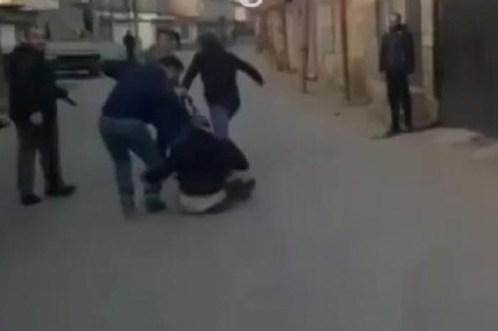 Россияне устроили самосуд над соседом и попали на видео