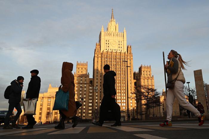 Россия призвала своих граждан вернуться из-за рубежа