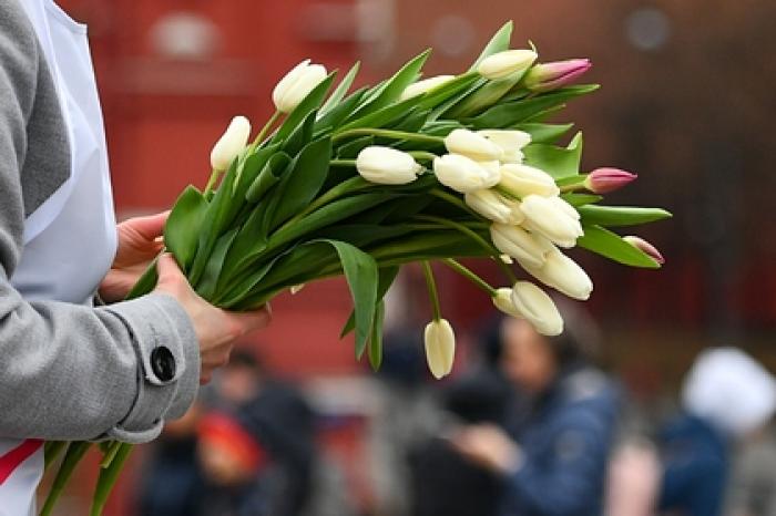 Российские губернаторы поздравили женщин с 8 Марта