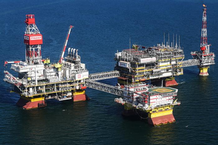 Саудовская Аравия нанесла мощный удар по России в нефтяной войне