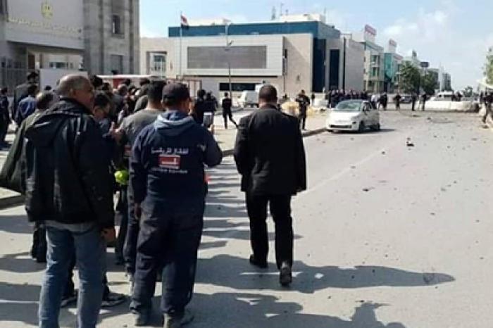 Смертник совершил подрыв рядом с посольством США в Тунисе