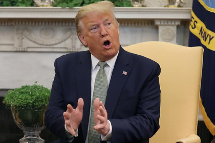 Трамп поделился личным способом защиты от коронавируса