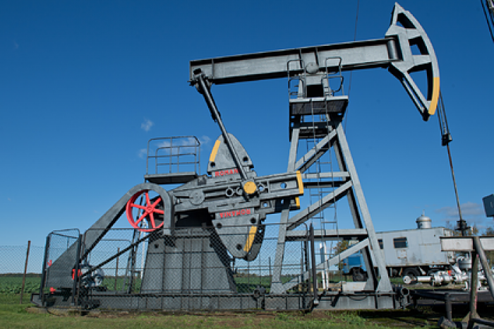 Цена на нефть упала до минимума за 18 лет